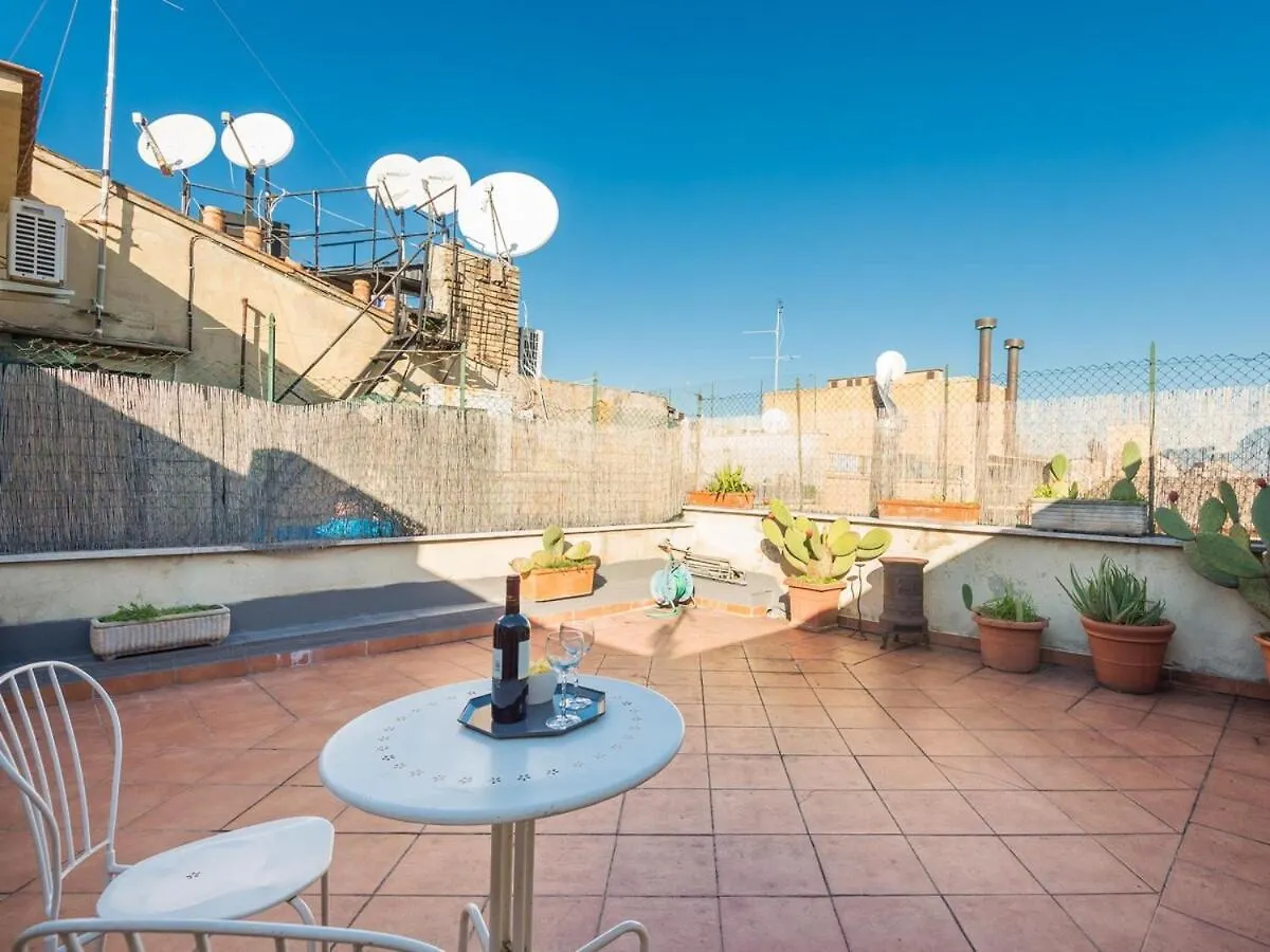 Central Rome Terrace Apartment